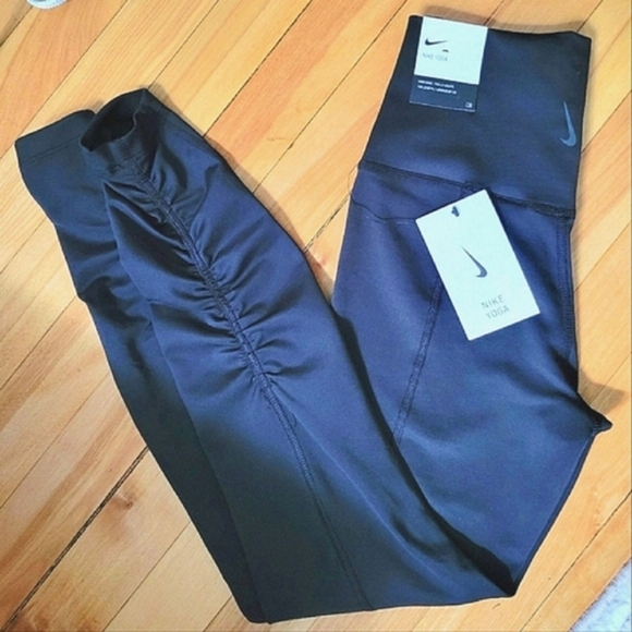 Nike Yoga Rouched HR 3/4 length Tights - Picture 9 of 10